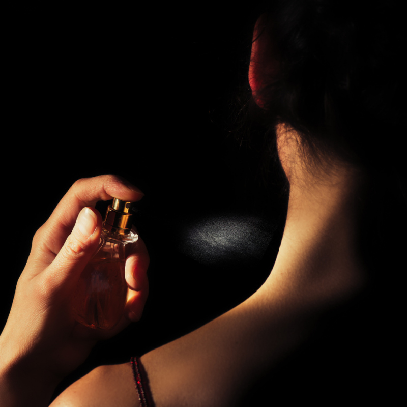 Come Far Durare più a Lungo il Tuo Profumo